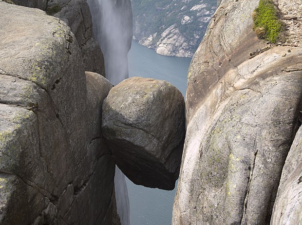 Kjerag Copyright wikipedia