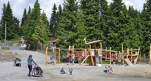 Spielplatz Kinder Kinderwagen