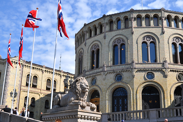 Storting Parlament Löwe Flagge Politik Wirtschaft