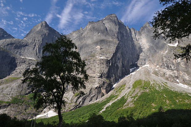 Trollveggen im Sonnenschein, Berge